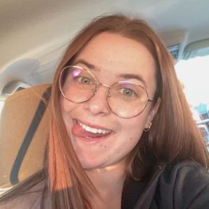 Meet your Posher, Chloe